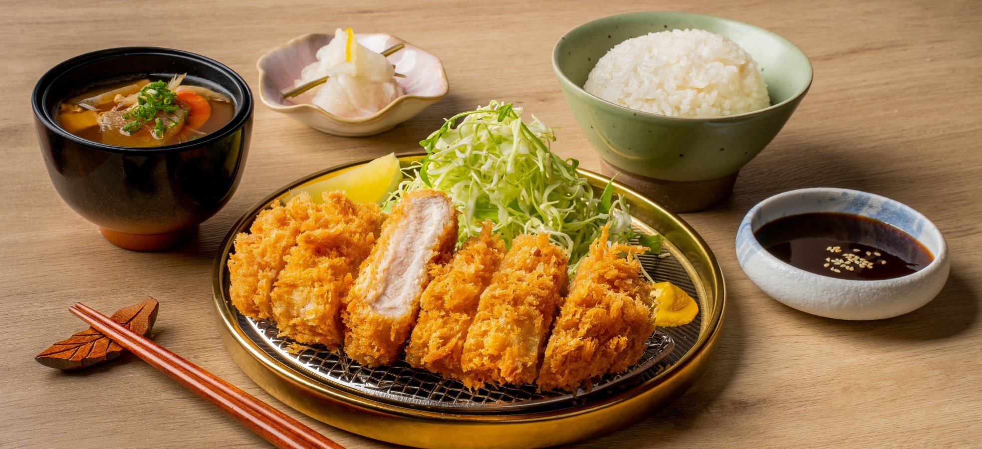 Tonkatsu ENbiton Rosu Katsu Zen_1968px (W) by 900px (H), JPG - 313 Website.jpg