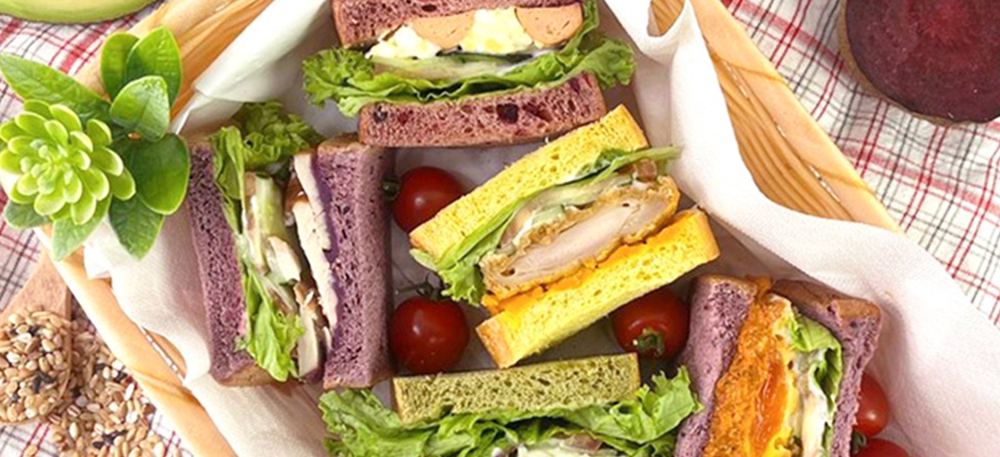 San.wich 313 web 1968px by 900px.jpg